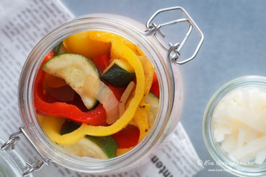 Gebratener Paprika-Zucchini-Salat