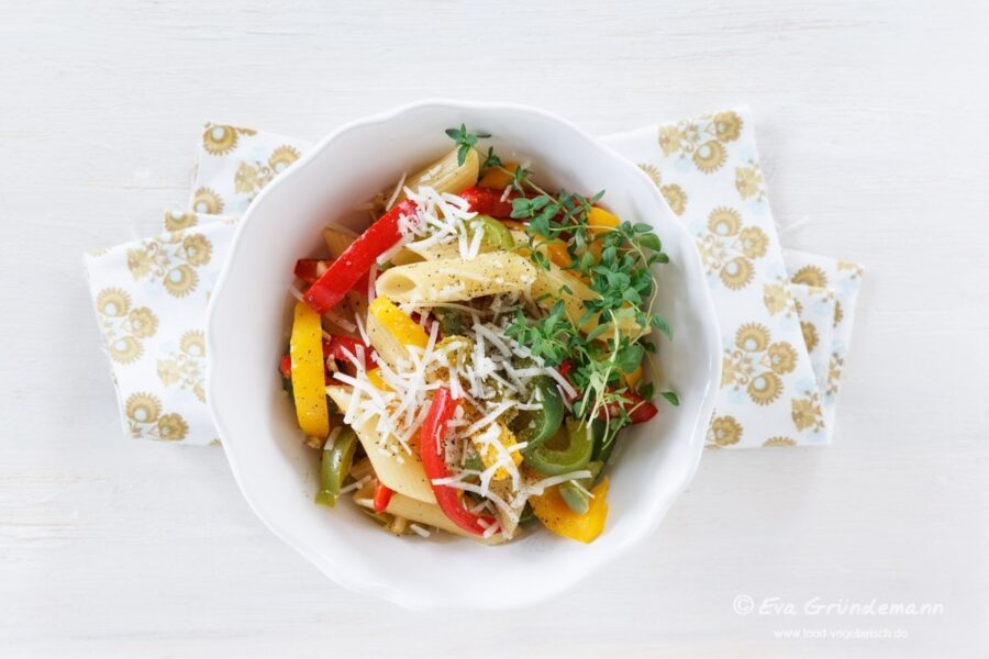 Paprika mit Rigatoni und Thymian