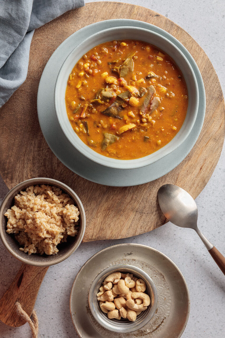 Mungbohnen-Curry als Beispiel für Wechseljahre Ernährung
